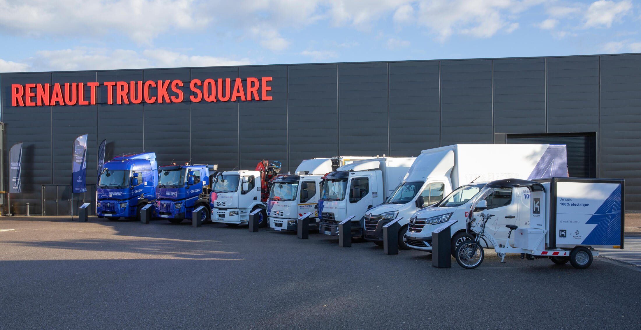 Poster de gamme Renault Trucks E-TECH pris lors des Electromobility Days