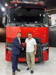 Michal-Ciziel_Renault-Trucks-Global-Serv-is