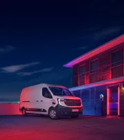 Renault Trucks Master 4 Red EDITION night charging