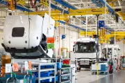 Renault-Trucks_Bourg-en-Bresse-Fabrika-sı_Bir-milyonuncu-kamyon_Görsel-1