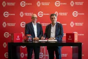 Bruno-Blin-Renault-Trucks-Baskani-&-Serafettin-Aras-Hilal-Trans-Yonetim-Kurulu-Baskani_Gorsel-1