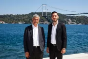 Hu-seyin-Hu-ner_Timelog-Global-Loj-istik-A.Ş.-Yönetim-Kurulu-Başkanı-&-Berke-Hüner_-Timelog-Global-Lojistik