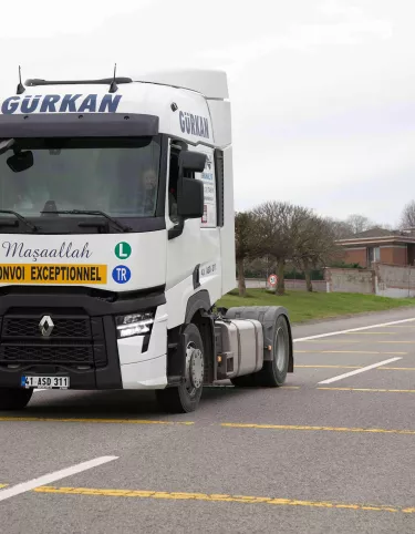Renault-Trucks_Gu-rkan-Ulusla-rarası-Nakliyat_Görsel-3