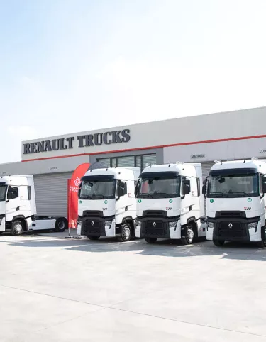 Renault-Trucks_Nusaybin-Kayar-&-Kamuran-Kayar_Teslimat_3