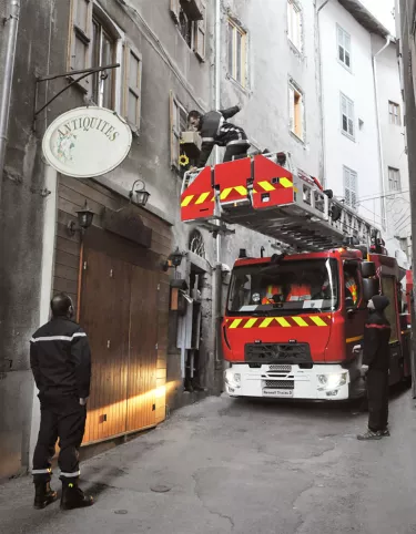 Acil durum ve itfaiye hizmetleri