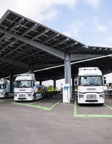 Renault-Trucks-x-Hugelshofer