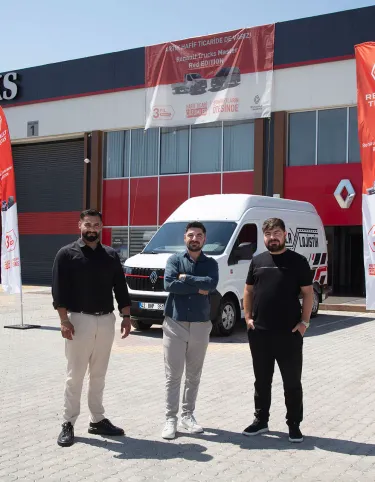 Renault-Trucks-Master-Red-EDITION_Yayla-Lojistik_Teslimat_Gorsel-1