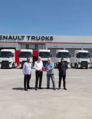 Renault-Trucks_Onaylar-Ekspress--Lojistik_Teslimat-Gorsel-1