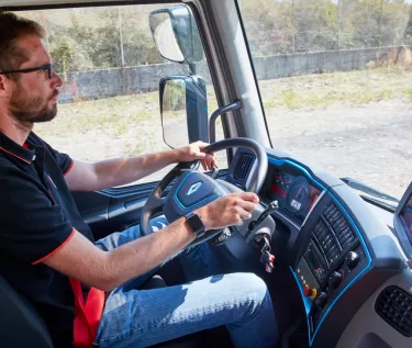 Renault Trucks D Wide Z.E. inside